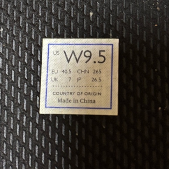 Rothy’s The Original Slip On Sneakers Size 9.5 Sand / Beige Slip-On Sneakers - Picture 9 of 16